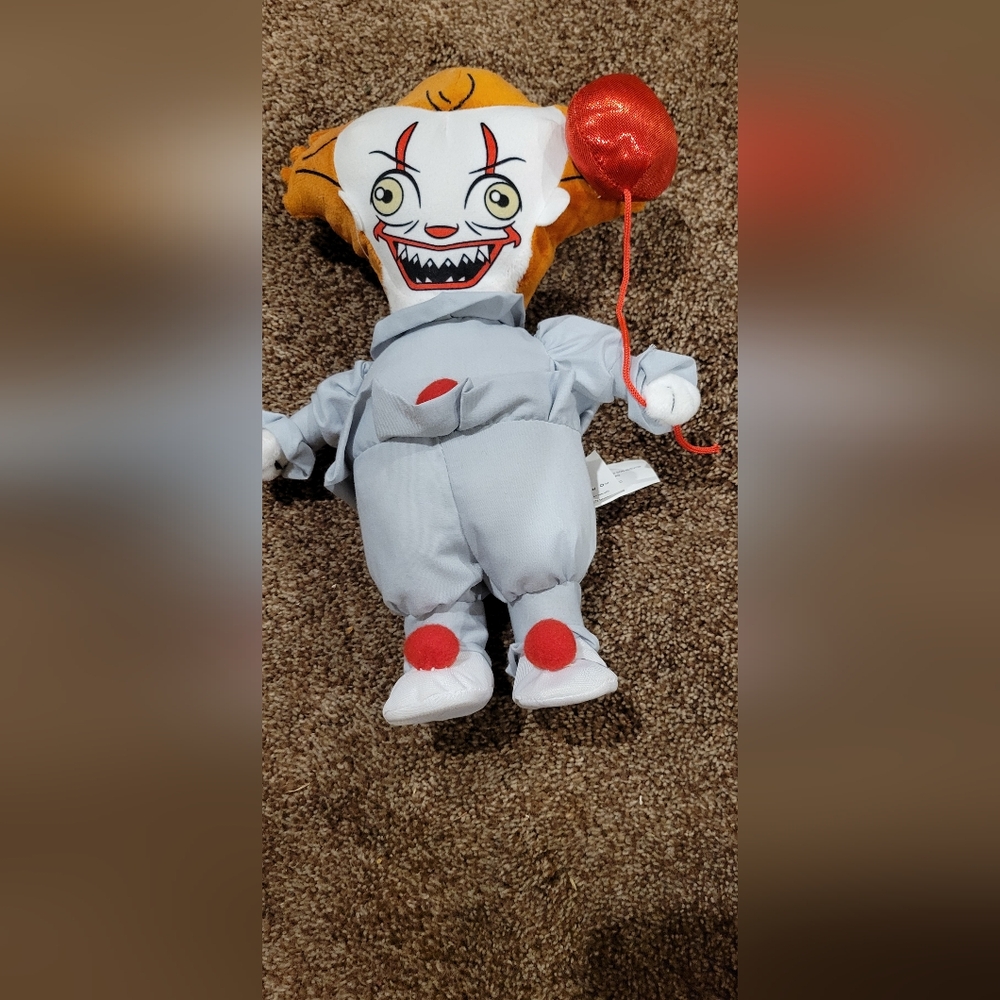 Pennywise Animated Walking Talking Doll 🎈IT